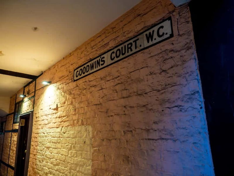 Potter Pub Tour for Muggles: London - The Unique Charm of London’s Wizarding Pubs