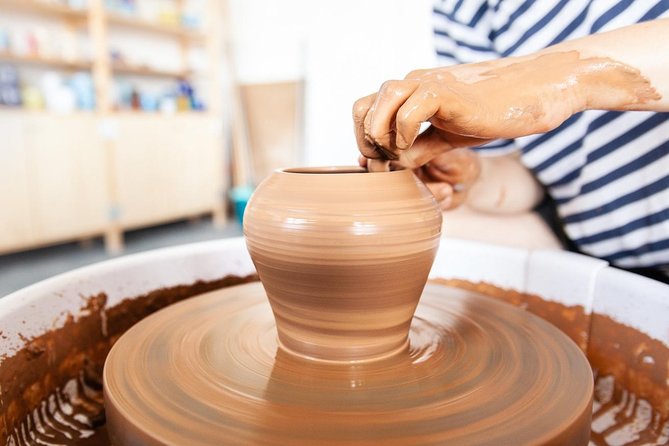 Pottery wheel class in Toronto Bay&Dundas - What the One-Hour Pottery Class Includes