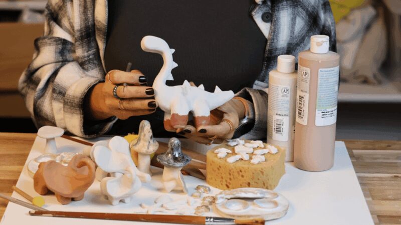 Pottery Workshop and Wine  Barcelona - Key Points