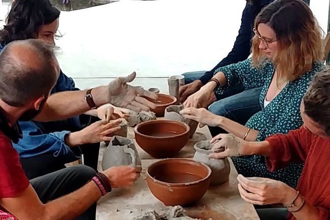 Pottery workshop with traditional potters - Visiting the Workshop and Gallery of Traditional Potters