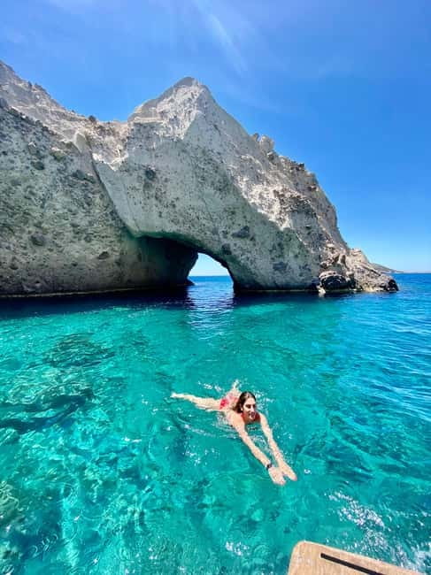 Pounta: Blue Lagoon Boat Tour - Fira Antiparos and San Spiridon: Scenic Island Stops