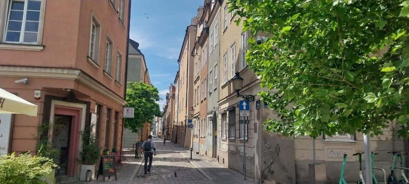 Pozna: Guided Bike/E-Bike Tour with Local Attractions - Riding Through the Historic Chwaliszewo District