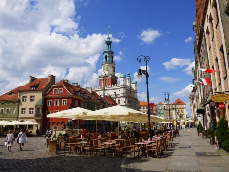 Pozna: Private Highlights Tour with a local guide - Discover the Historic Old Market Square and Renaissance Town Hall