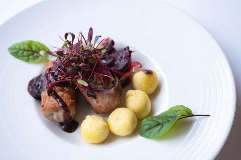 Pozna: Wine Tasting and Dinner in the Heart of Pozna - Accessibility and Practical Tips