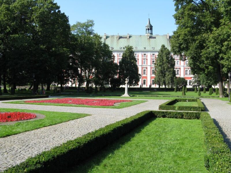 Poznan Old Town and Citadel Park Private Walking Tour - Explore Poznan’s Historic Old Town and Vibrant Citadel Park
