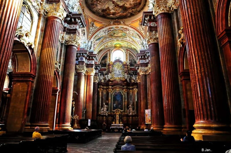 Poznan Old Town and Top Attractions Private Walking Tour - Key Points