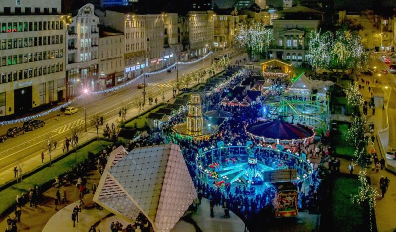 Poznan: Old Town, Srodka District, & Cathedral Private Tour - Visiting the Gothic Cathedral on Ostrow Tumski Island