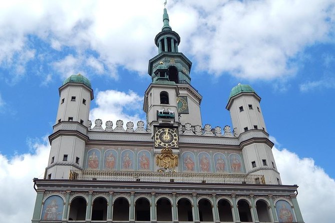 Poznan: Srodka District and Cathedral Island Private Walking Tour - The National Museum and Its Artistic Treasures