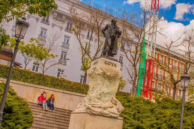 Prado Museum and El Retiro Park Guided Tour Unesco Heritage - Meeting at Plaza de la Independencia and the Start of the Day