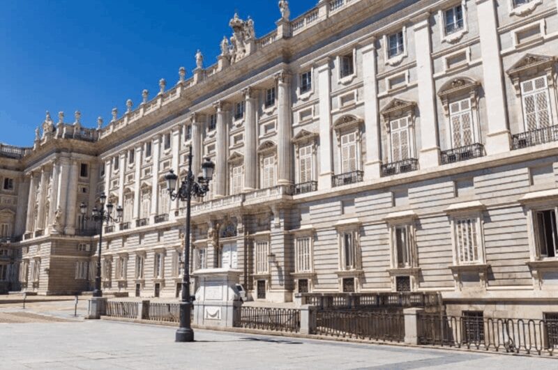 Prado Museum and Royal Palace Private Tour - Accessibility and Convenience for Visitors