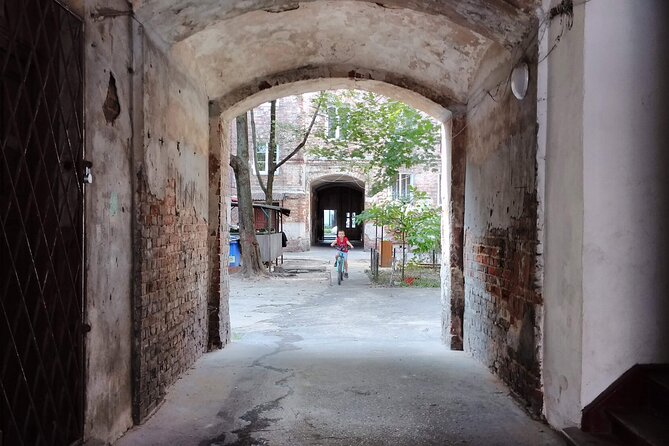 Praga District: Warsaws Hidden Gem - Strolling Through the 17th-Century Chapel of Our Lady of Loreto