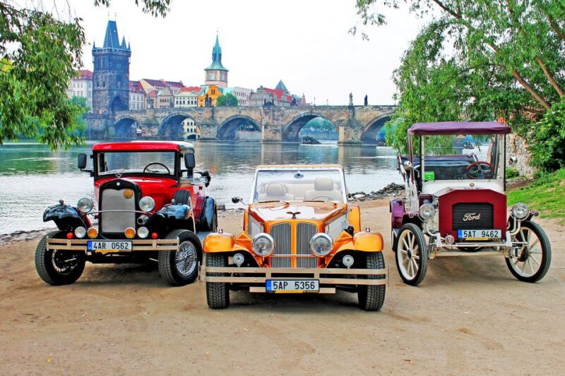 Prague: 1-Hour Vintage Car Tour - Key Points