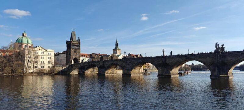 Prague: 2-Hour Historic Boat Cruise with Delicious Lunch - Reviews: Highlights and Considerations