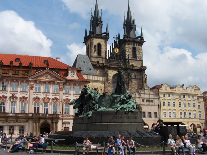 Prague: 2-Hour Old Town and Jewish Ghetto Walking Tour - Starting Point Behind Tyn Cathedral