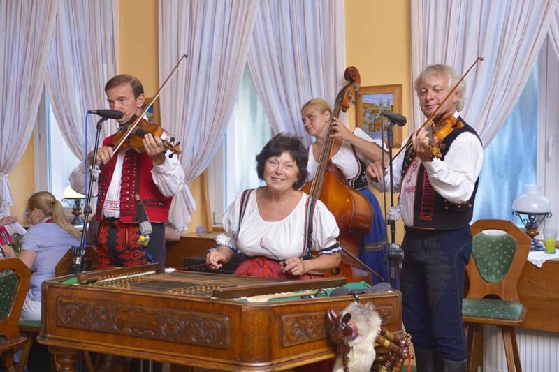 Prague: 3 Course dinner with Drinks, Folk Show & Transfers - Authentic Czech Folk Evening with Dinner, Music, and Transfers in Prague