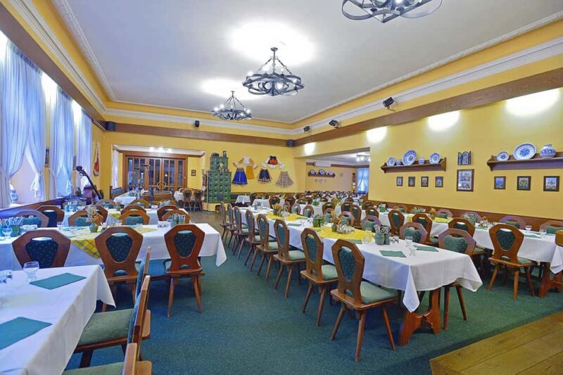 Prague: 3 Course dinner with Drinks, Folk Show & Transfers - The Restaurant and Venue Atmosphere