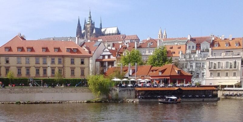Prague: 3-hour Evening River Cruise with Dinner - Experience a Romantic Evening on the Vltava River in Prague