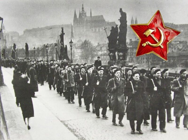 Prague: 3-Hours Wars & Totality Guided Walking Tour - Key Points