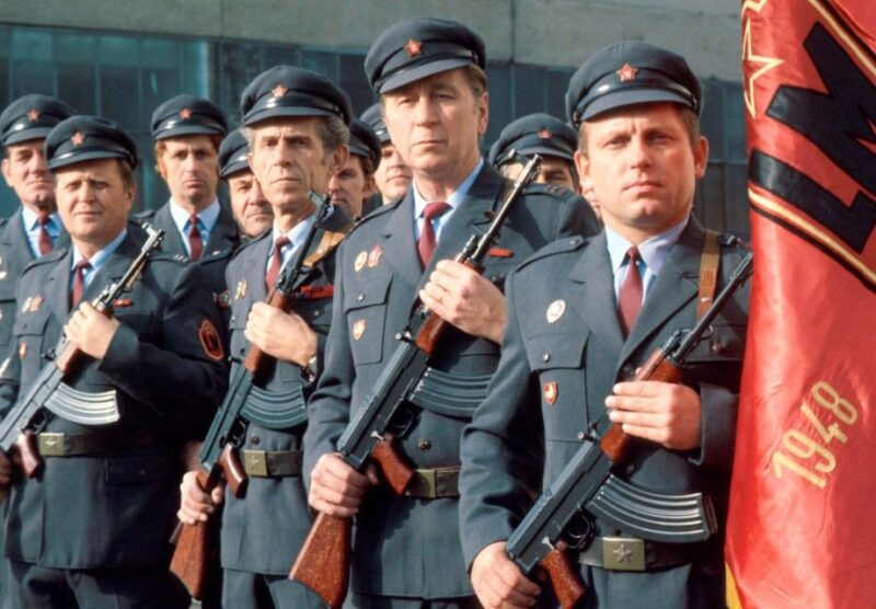 Prague: 3-Hours Wars & Totality Guided Walking Tour - Guided Walk Through Prague’s Historic Districts