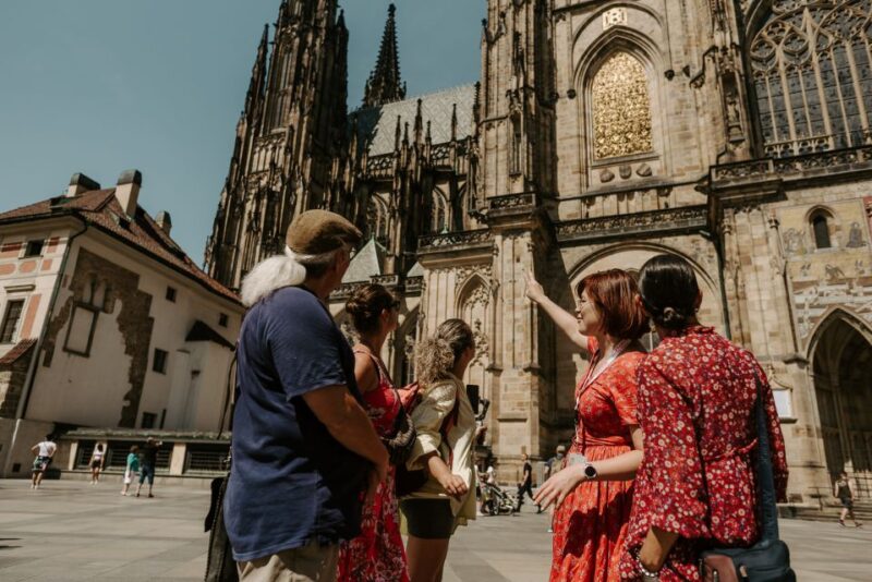 Prague: 3h Private Tour of Prague Castle, Admission Incl. - Explore the Castle’s Historical Buildings and Living Past