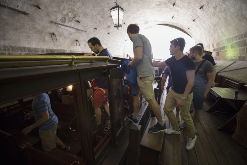 Prague: 3Hour Castle Grounds Walking Tour and River Cruise - Booking and Flexibility Options