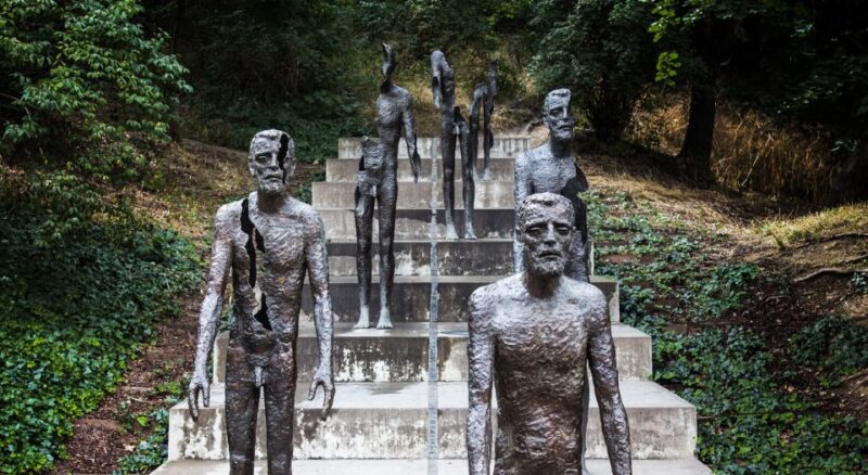 Prague: 3Hour Communism and World War 2 E-Bike Tour - Visiting the Jewish Old Town and WWII Sites