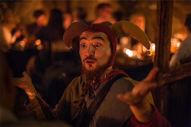 Prague 5 Courses Medieval Dinner and Live Performances - The Venue’s Atmosphere and Decor