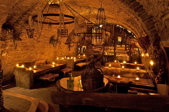 Prague 5 Courses Medieval Dinner and Live Performances - Pacing and Crowd Experience