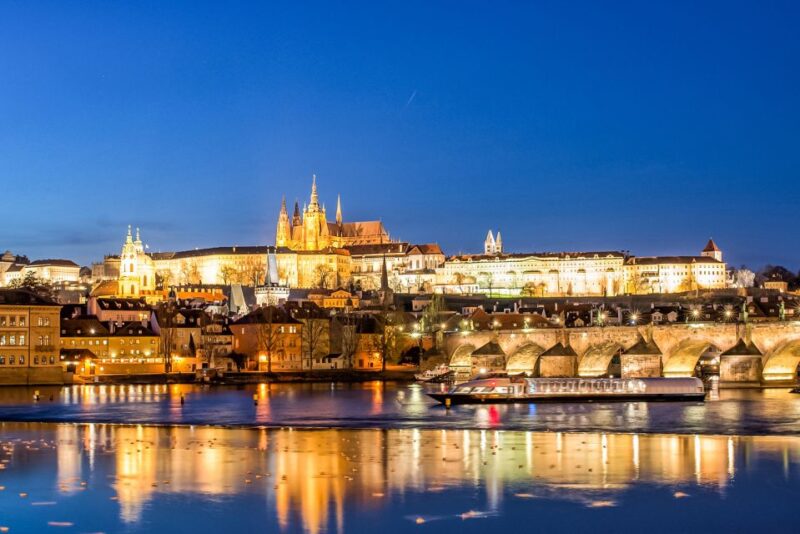 Prague: 50-Minute Sightseeing Evening Cruise - Prague: 50-Minute Sightseeing Evening Cruise