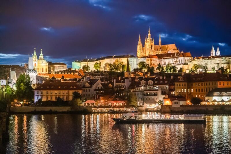 Prague: 50-Minute Sightseeing Evening Cruise - Accessibility and Practical Tips