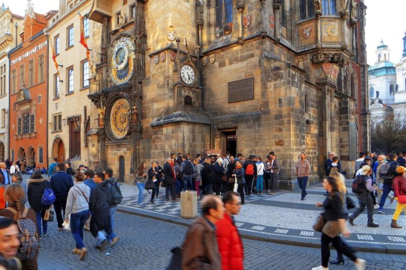 Prague: 6-Hour City Tour including Cruise and Lunch - Discovering the Historic Jewish Quarter