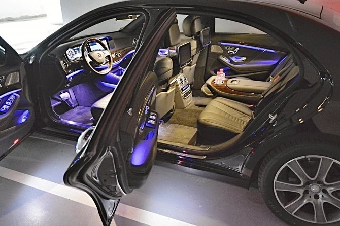 Prague airport luxury transfer by a Mercedes Benz S class - Recognized for Its High Quality and Positive Feedback