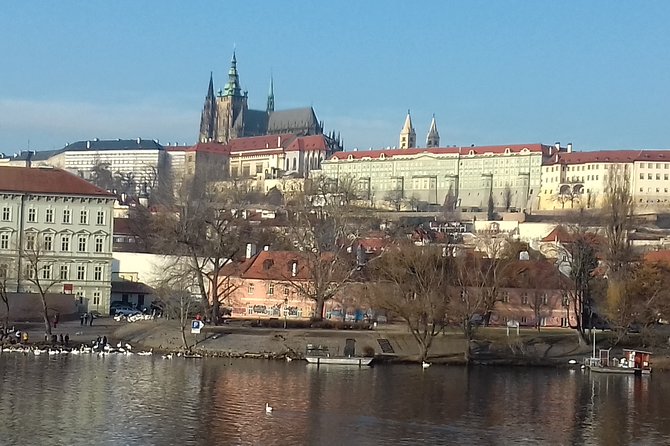 Prague Airport Private Arrival Transfer - The High Standards of the Drivers and Vehicles