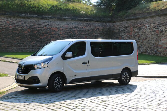 Prague Airport Transfers, Praga Aeropuerto Traslados, ESPAOL-ENG - Key Points