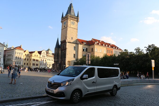 Prague Airport Transfers, Praga Aeropuerto Traslados, ESPAOL-ENG - Convenient Pickup Options at Prague Airport
