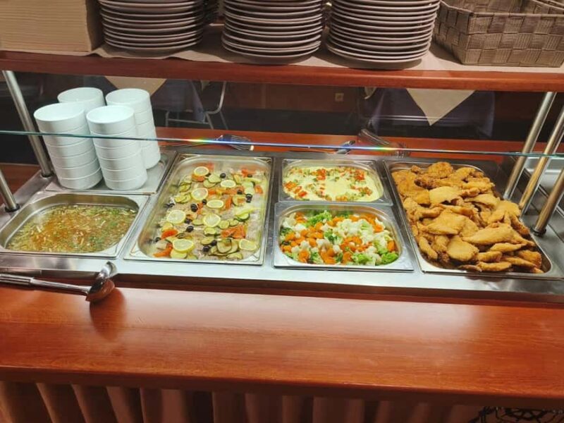 Prague: All Inclusive NewYear'sEve Cruise with Dinner&Drinks - The Spectacular Fireworks View from the Upper Deck