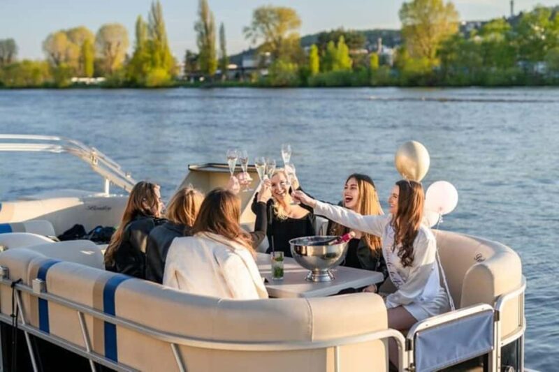 Prague: All-You-Can-Drink VIP Pontoon Boat Experience - Customizable cruise route along Prague’s landmarks
