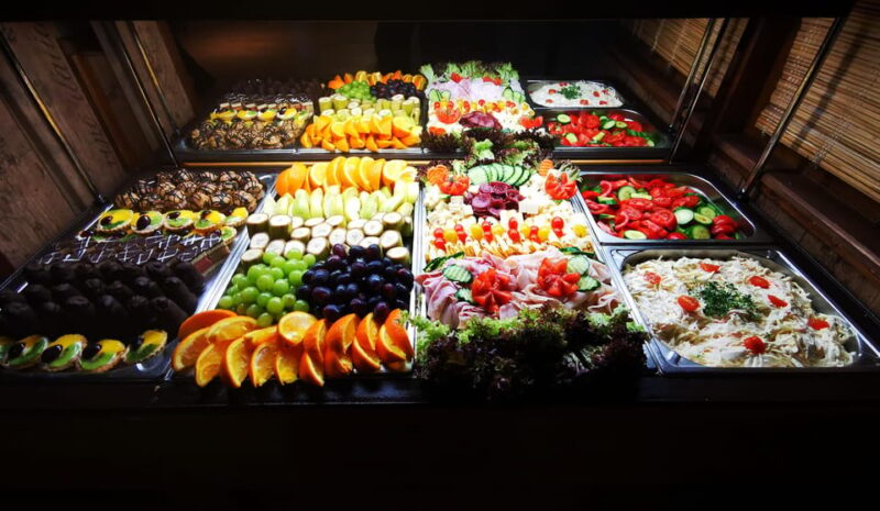 Prague At Dusk: 1-Hour Historic Boat Tour with Commentary - The QR Audio Guide in Multiple Languages