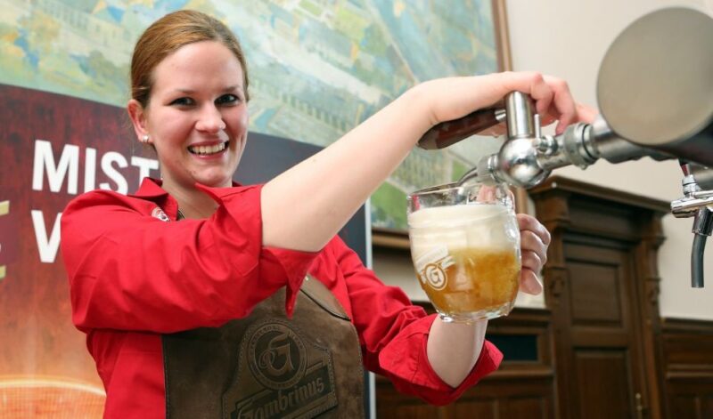 Prague: Authentic Beer Tour - Final Stop at a Brewery-Linked Restaurant