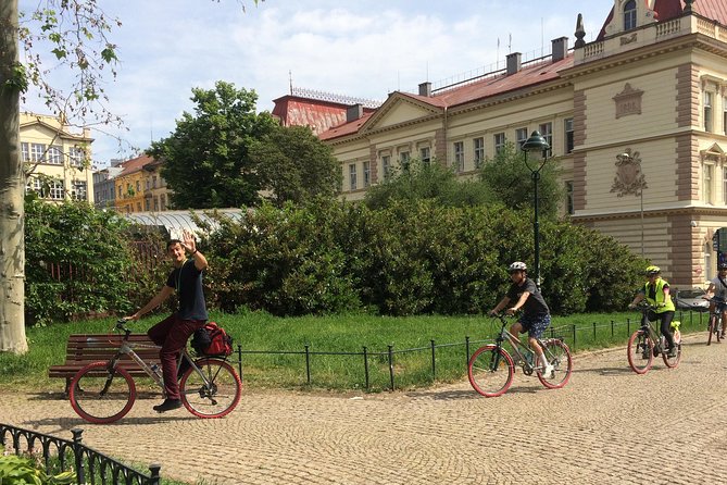 Prague Bike Tour - Stunning Viewpoints, Castle, City & Park - Letna Park and the Prague Metronome: Top Viewpoints