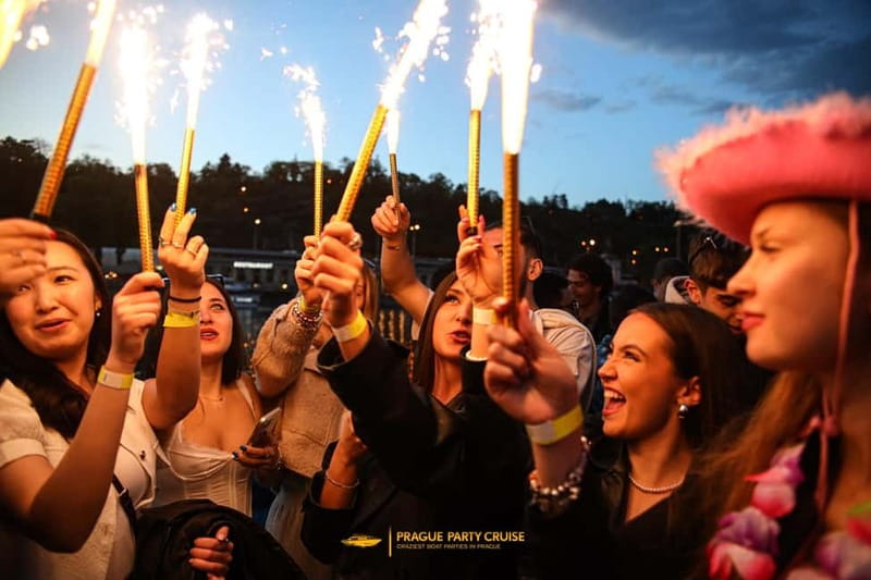 Prague : Boat Party with Afterparty at EPIC - Starting Point at Lo Odra and the Cruise Experience