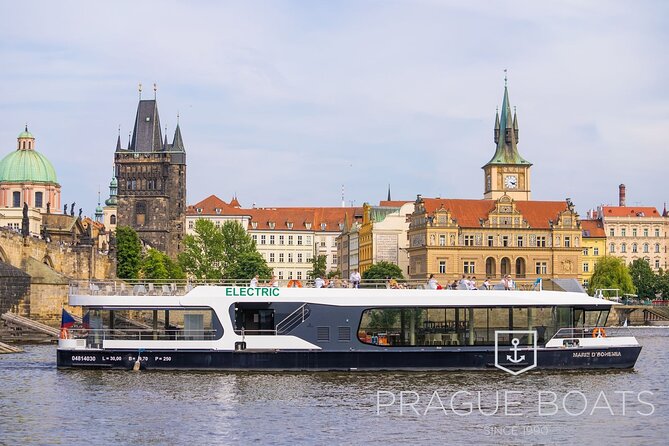 Prague Boats 1-hour Cruise - Onboard Amenities and Optional Snacks