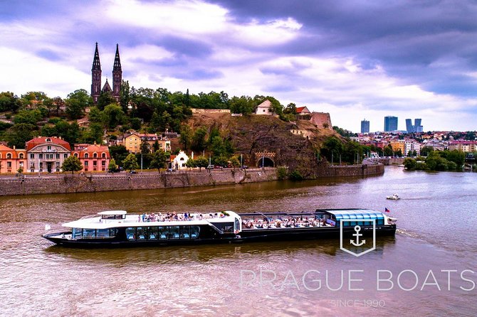 Prague Boats 3-hour Dinner Cruise - Practical Details: Meeting Point, Timing, and Group Size