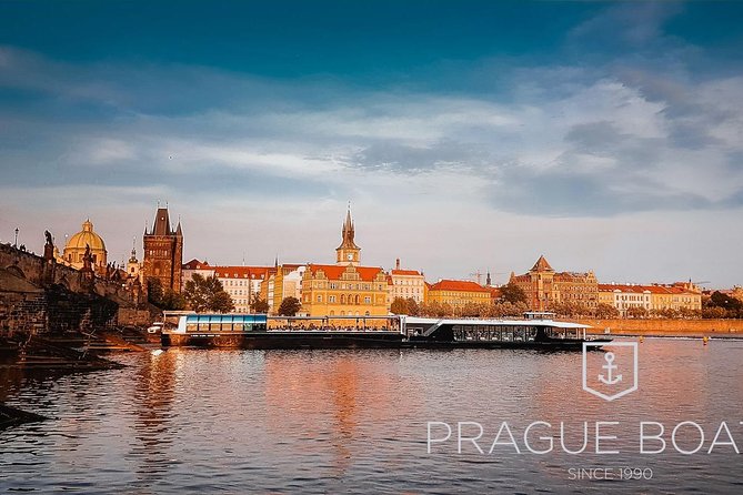 Prague Boats 3-hours Crystal Dinner Cruise - Crew and Staff Performance