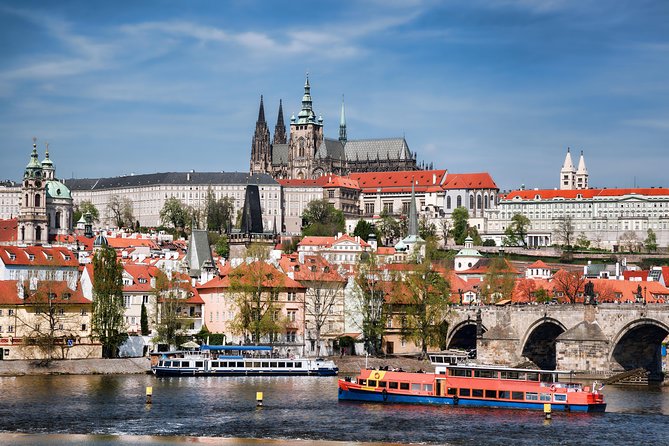 Prague: Bus Tour, Walking Tour, River Cruise and Lunch - Exploring Wenceslas Square and Old Town