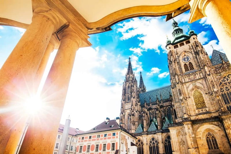 Prague Castle: 1-Hour Introduction Tour with Entry Ticket - Key Points