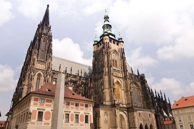 Prague Castle: Admission Ticket With Bus Transfer And Audioguide - Exploring Prague Castle’s Courtyards and Interiors