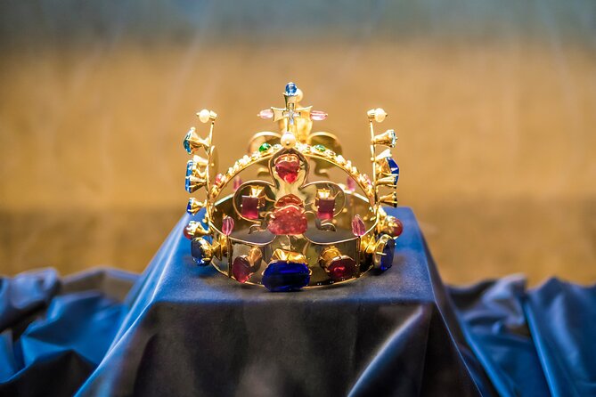 Prague Castle: Admission Ticket With Bus Transfer And Audioguide - Accessibility and Ease of Use