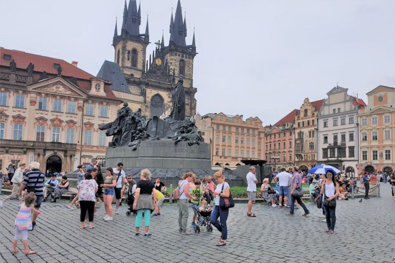 Prague Castle: Admission Ticket With Transfer And Audioguide - Practical Details: Meeting Point and What to Bring