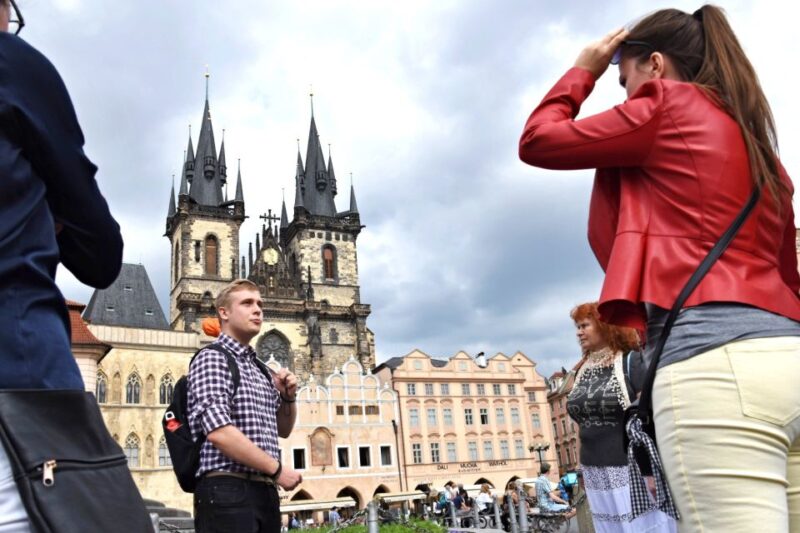 Prague: Castle and Jewish Quarter Tour with Cruise and Lunch - The Jewish Quarter: Small Streets and Cultural Heritage